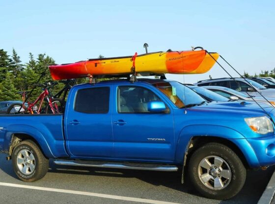 Truck rack for carrying the kayak